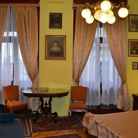 Apartment Central Square