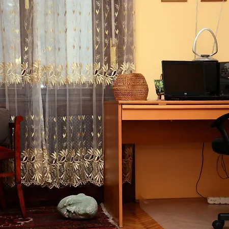 Central Square Apartment *